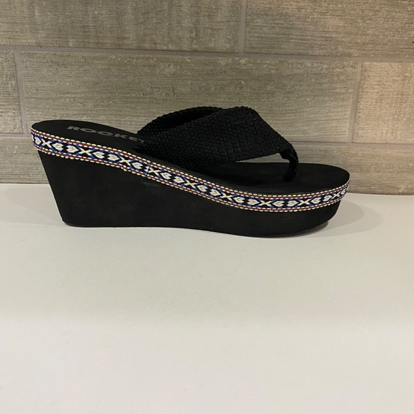 Rocket Dog Wedge-Aztec Pattern Trim- Flip Flop- Sze 8-8.5 - Picture 4 of 14